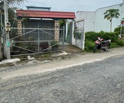 Bán gấp nguyên căn nhà trên mặt tiền đường Nguyễn Thị Nhúng
