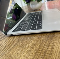 1 Apple Macbook E 2020 Ram 16 SSD 256GB