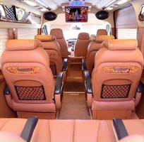 3 Cho thuê xe LIMOUSINE 9 chỗ