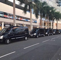 4 Cho thuê xe LIMOUSINE 9 chỗ