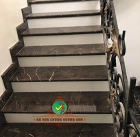 Thi Công Cầu Thang Đá Nâu Vân Khói
