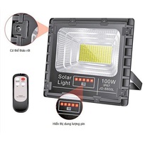 2 Đèn năng lượng mặt trời sân vườn