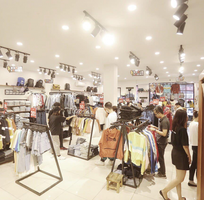 Dịch vụ thi công trần thạch cao shop quần áo