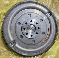 1 Bánh đà Chevrolet Colorado LUK. 