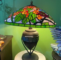 Giao lưu đèn bàn tiffany họa tiết hoa vẹt đa sắc