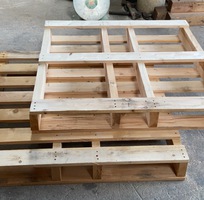 1 Pallet nhựa pallet gỗ sản xuất theo yêu cầu