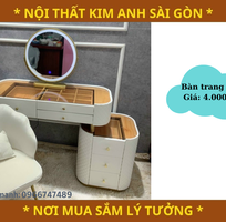 4 Bàn trang điểm mini có sạc không dây