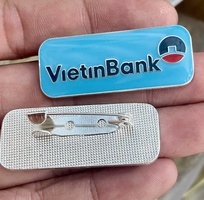 Làm huy hiệu cào áo theo yêu cầu