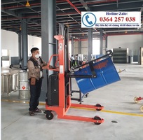 2 Xe nâng quay đổ phuy, xe nâng bán tụ động quay đổ phuy giá rẻ