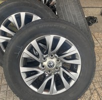 Thanh lý combo mâm lốp zin Fortuner 18 inch kèm lốp Michelin