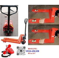 2 Xe nâng tay thấp càng ngắn 80cm tải trọng 2500kg chính hãng