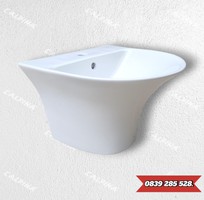 1 Chậu lavabo treo tường liền chân