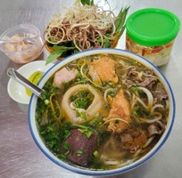 Bún bò Huế ngon nhất Long Biên