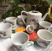 Bộ ấm chén sứ Hải dương hoa hồng huyền thoại loại chén 2 hoa 2 bên, trên thị trường thường bán của T