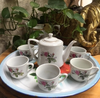 4 Bộ ấm chén sứ Hải dương hoa hồng huyền thoại loại chén 2 hoa 2 bên, trên thị trường thường bán của T