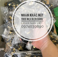 1 Khắc Logo Nút ÁO, Nút Kim Loại, Nút Nhựa, Nút gỗ theo yêu cầu... Nhận Khắc Nút theo yêu cầu.