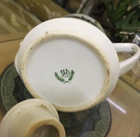 Ấm sứ Hải dương bao cấp hoa văn trúc xanh, tình trạng đẹp như hình. Giá bán đắt: 500 k   ship, nhận