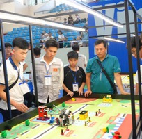 Bé Sáng Tạo Và Học Lập Trình Với LEGO Robotics