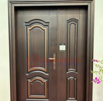 Sự Hài Hòa Của Sang Trọng Và Độ Bền CỬA THÉP CLASSIC