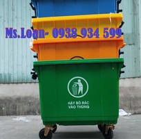 1 Xe gom rác nhựa 660 lít màu xanh dương