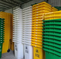 2 Thùng rác 240L nhựa HDPE