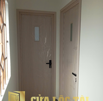 2 Cửa nhựa composite giả gỗ sang trọng cho nhà của bạn