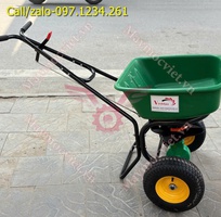 1 Xe rải phân bón Turbo KF2000 giá rẻ