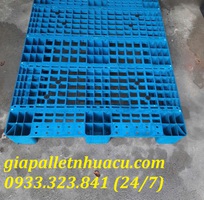 4 Pallet nhựa ba chân màu xanh giá tốt nhất thị trường