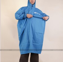 3 Gợi ý quà tặng ý nghĩa 2/9 - áo mưa bít không xẻ tà