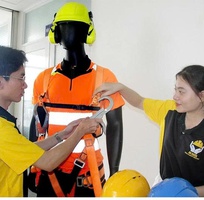 1 CTY TIến vũ chuyên cung cấp quần áo BHLĐ, áo thun...
