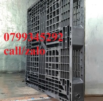 Pallet nhựa đen cũ còn mới 95, có sẵn tại Đà Nẵng, giao toàn quốc