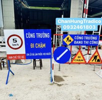 2 Biển Báo Công Trường Đang Thi Công 2025 - Đảm Bảo An Toàn Giao Thông