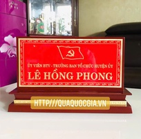 3 Nơi làm biển chức danh để bàn, biển chức danh gỗ đồng,biển công an, biển giám đốc