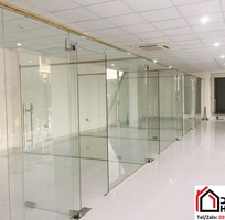 Thi công vách kính cường lực văn phòng chuyên nghiệp tại hà nội