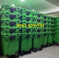 Thùng rác nhựa công cộng màu sắc đa dạng, phù hợp mọi khu vực