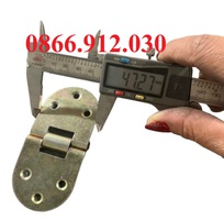 2 Công dụng bản lề bán nguyệt trong sản xuất bàn bán trú học sinh