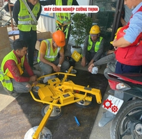2 Thuê máy hít nâng kính điện Hà Nội   Đồng hành cùng công trình hiện đại 2 Thuê máy hít nâng kính điện Hà Nội   Đồng hành cùng công trình hiện đại