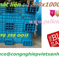 Hàng dễ vỡ nên chọn pallet nhựa nào để tránh đổ vỡ