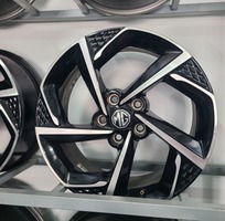 1 Cần bán mâm zin mg5 kích thước 17 inch zin theo xe