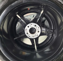 4 Cần bán mâm mercedes c300 amg 18 inch 2hệ