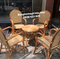 Ghế mây có tay lưới mắt cáo