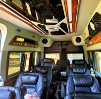 Cho thuê xe Limousine cao cấp đời mới - SGC TOURIST