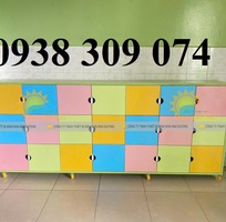 4 Tủ cặp mầm non gỗ cao su, tủ đựng balo mầm non MDF