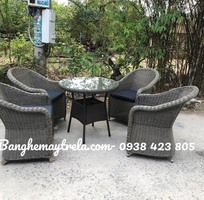 1 Bàn ghế ăn đan dây nhựa 1 Bàn ghế ăn đan dây nhựa