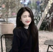 Trong Sáng Và Rạng Rỡ: Vẻ Đẹp Tự Nhiên Của Nữ Sinh Trường Lớn