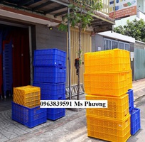 Sóng nhựa hở 5 bánh xe siêu bền, di chuyển linh hoạt trong kho hàng lớn Sóng nhựa hở 5 bánh xe siêu bền, di chuyển linh hoạt trong kho hàng lớn