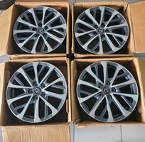 1 Mâm 17in hệ 5x114,3 lắp vừa cho Camry, Lexus
