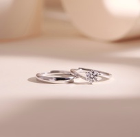 Một chiếc nhẫn có thể không thay đổi thế giới, nhưng nó đủ để giữ ai đó ở lại trong trái tim bạn mãi