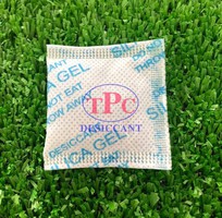 1 Gói hút ẩm Silicagel   Giải pháp bảo quản quần áo hiệu quả trong mùa ẩm 1 Gói hút ẩm Silicagel   Giải pháp bảo quản quần áo hiệu quả trong mùa ẩm