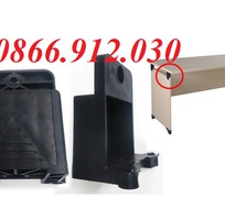 7 Ứng dụng của chân tăng đưa bàn gỗ công nghiệp trong nội thất hiện đại 7 Ứng dụng của chân tăng đưa bàn gỗ công nghiệp trong nội thất hiện đại
